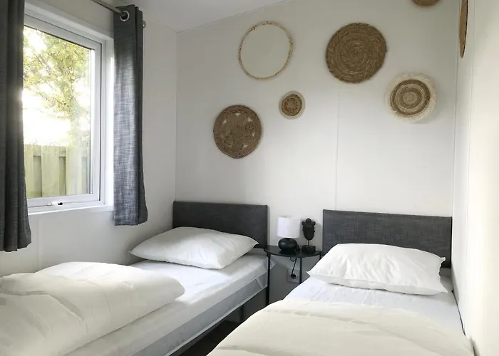 557 Op Recreatiepark De Wielen 펜션 *